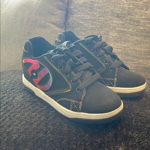 Kids HEELYS Black and Pink Sneakers